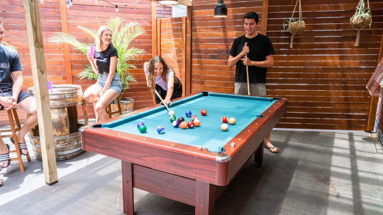 Mad Monkey Downtown Hostel Sydney Exterior photo
